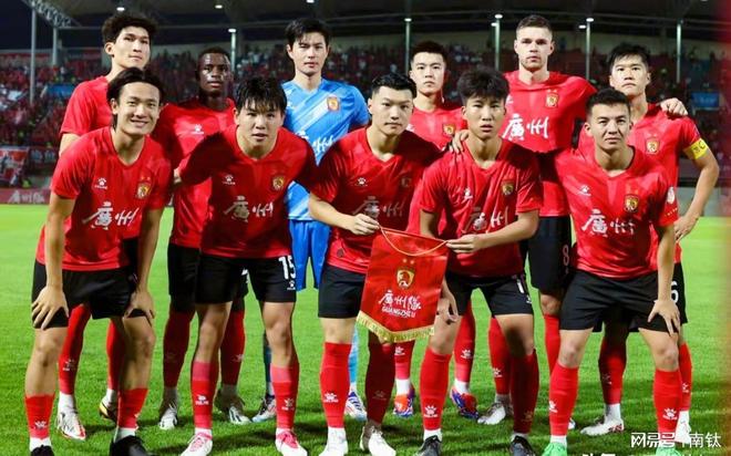 关键时刻中超焦点战，广州队调整名单，管理层满意，年轻球员得到机会的简单介绍