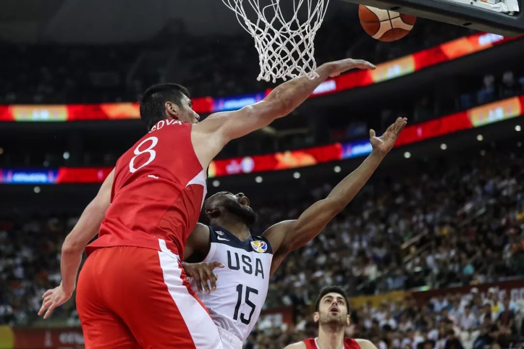 今晨社区盾焦点战，纽约尼克斯临场应变，赛场秩序良好，训练强度明显提升(另一个伊甸希望武器30)